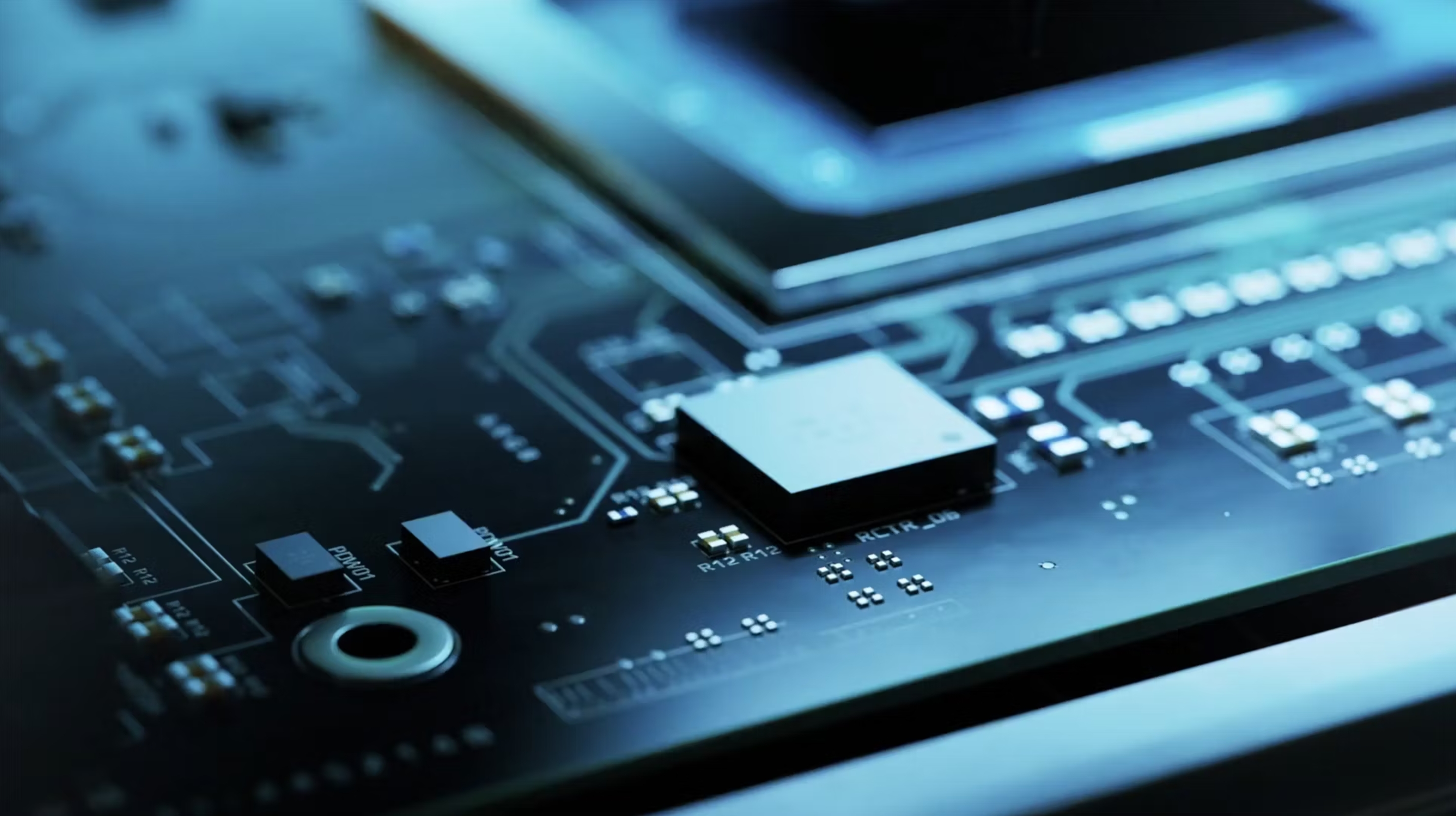 What Are the Differences Between Bolts and Screws?